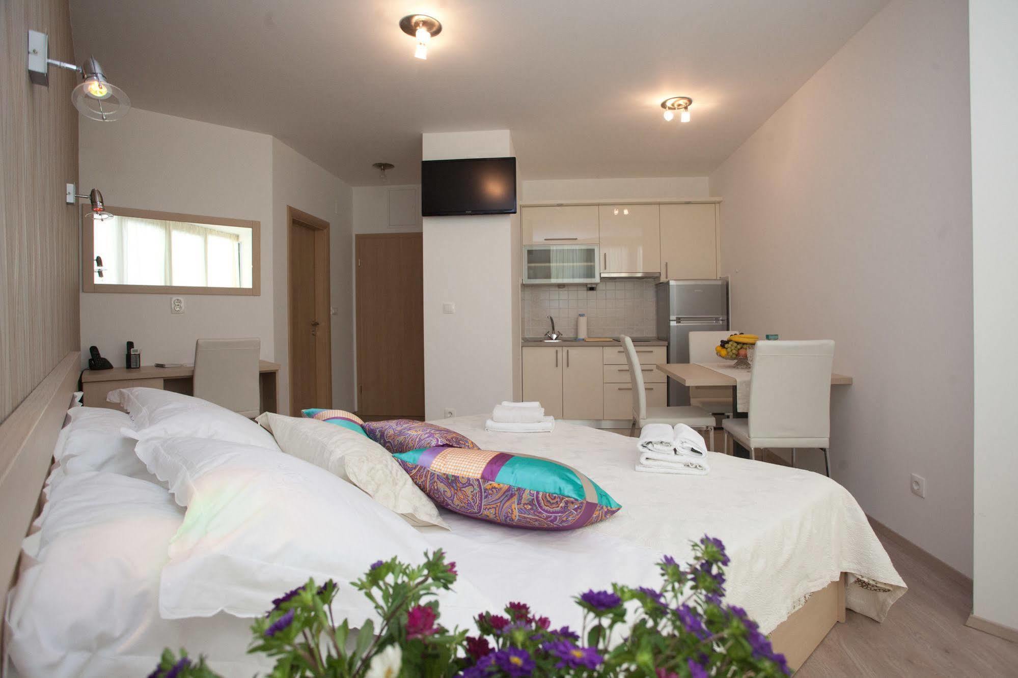 Cro Jet Set Apartments Split Luaran gambar